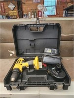 DeWalt 18v drill with 2 batteries and charger
