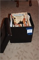 STORAGE UNIT WITH SHEET MUSIC