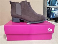 New ankle boots size 7.5 wide