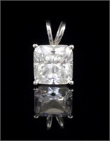 Cubic zirconia and 14ct white gold pendant