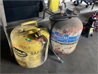 5 Gallon Old Gas can & Air tank