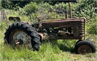 Vintage John Deere Tractor, Looks Mostly Complete
