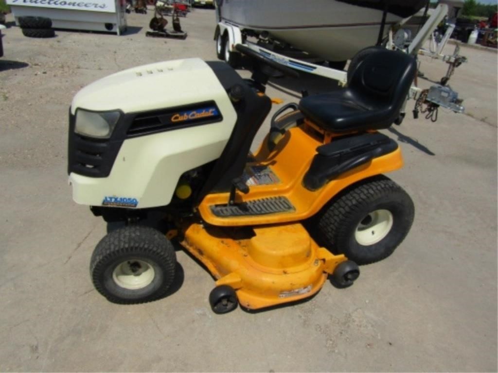 Cub Cadet LTX1050 Hydro 50in. Deck, Kohler Courage