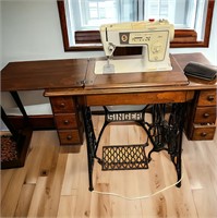 Vintage singer, sewing machine with iron base