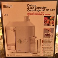 NIB Deluxe Juice Extractor by Braun