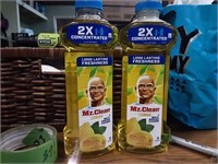 2 New 23oz Mr.Clean Lemon Cleaner