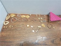 Unique Gold Toned Jewelley Pieces