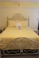 Iron Queen Bed/90"length x 65" wide x 5 '