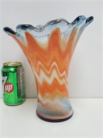 Vieux vase coloré en verre