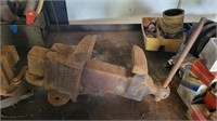 Bench vise