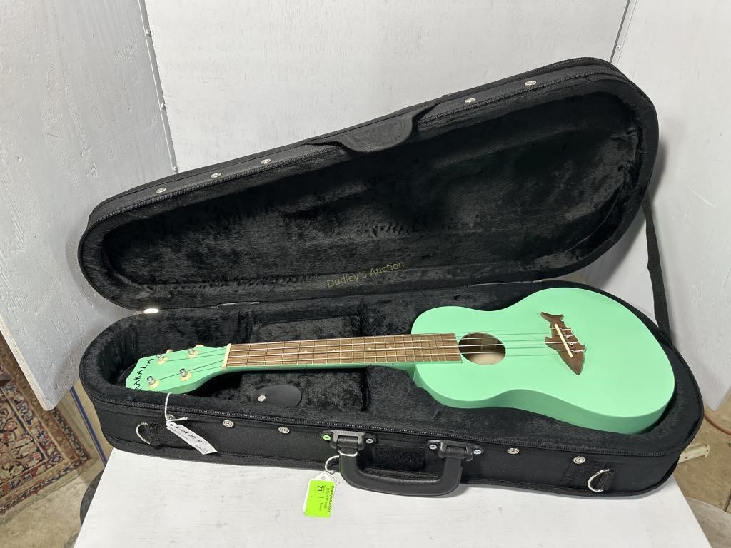 4-String Ukulele - Makala Ukulele Model # MKCSGRN