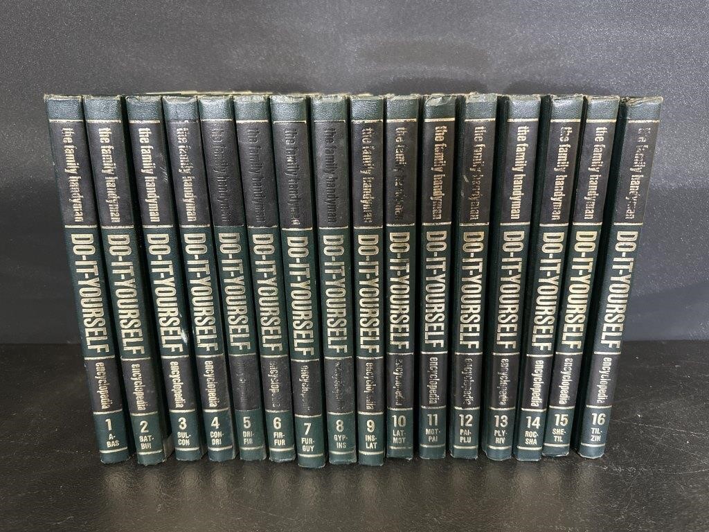 Vintage 1970 “DO-IT-YOURSELF" Encyclopedia Set