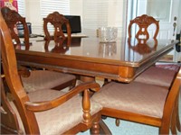Dining Table W2 Leaves-4 Chairs-2 Captains Chairs