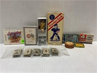 ADVERTISING ITEMS - GULF CARDS, CRACKER JACK BOX,