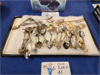 OVER 30 COLLECTIBLE SPOONS