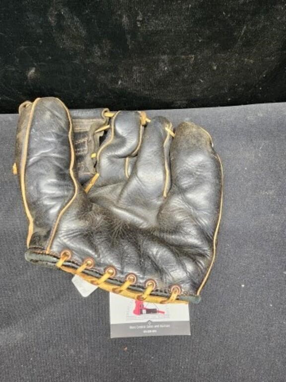 Vintage Daignault & Rolland Glove