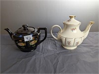 Lot of 2 Teapots