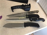 4 knives & Sharpener
