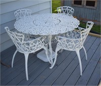 (O) White Painted Metal Patio Table & Chairs