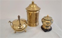 HEAVY BRASS DECOR ITEMS AND VASE WITH STAND