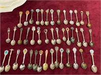 QTY OF COLLECTOR SPOONS