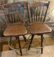 F - PAIR OF MATCHING BAR STOOLS (L39)