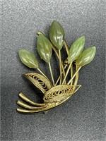 Vintage green & gold tone delicate brooch