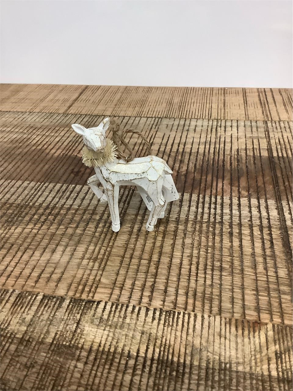 $3  WONDERSHOP Distressed wooden deer ornament