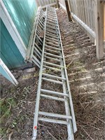 40ft Aluminum Extension Ladder gently used.