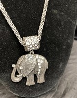 BEJEWELED ELEPHANT PENDANT & CHAIN / JEWELRY