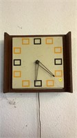 Vintage clock untested