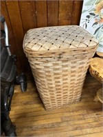 WICKER CLOTHES HAMPER