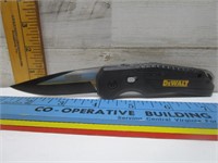 DEWALT POCKET KNIFE