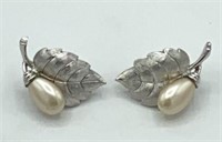 CROWN TRIFARI Silver tone Faux Pearl Leaf Earrings