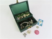 Jewelry Box of Vintage Jewelry Pcs, Screwback