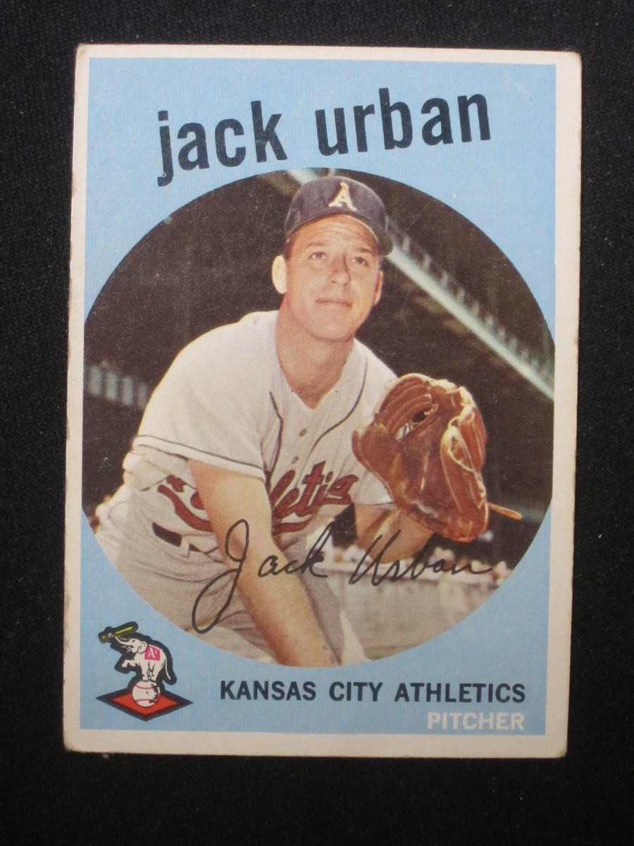 1959 TOPPS #18 JACK URBAN KANAS CITY A'S