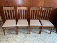 5 oak padded chairs