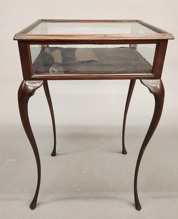 Victorian bijouterie table