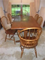 Pine Diningroom Table w/2 Capt. Chairs & 4