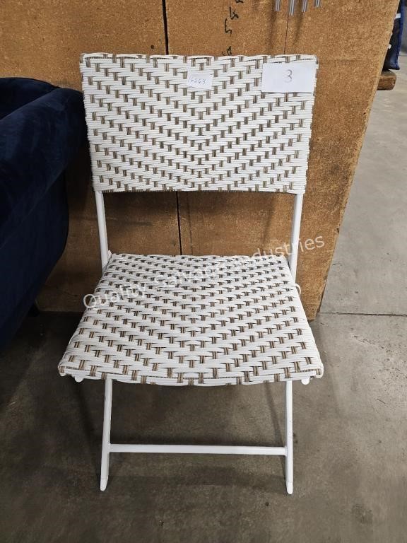 folding wicker chair