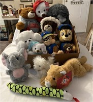 Lot of assorted stuffed animals