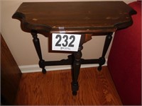 3 LEG WALL TABLE (24"T,24"W,12"D)