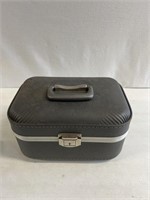 Vintage ladies make up case/suitcase