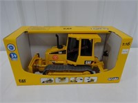 1/16 Scale Cat Track-Type Tractor