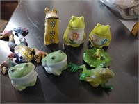 Frog salt and pepper shakers, decor