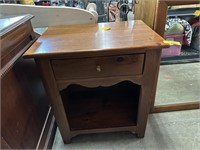 NIGHT STAND / END TABLE W DRAWER BY ETHAN ALLEN