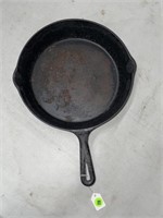 NO. 8 UNMARKED CAST IRON SKILLET