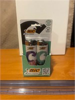 5 new Bic 2 pack lighters with holder