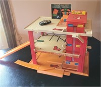 1969 Hot Wheels Red Line Tune Up Tower Mattel