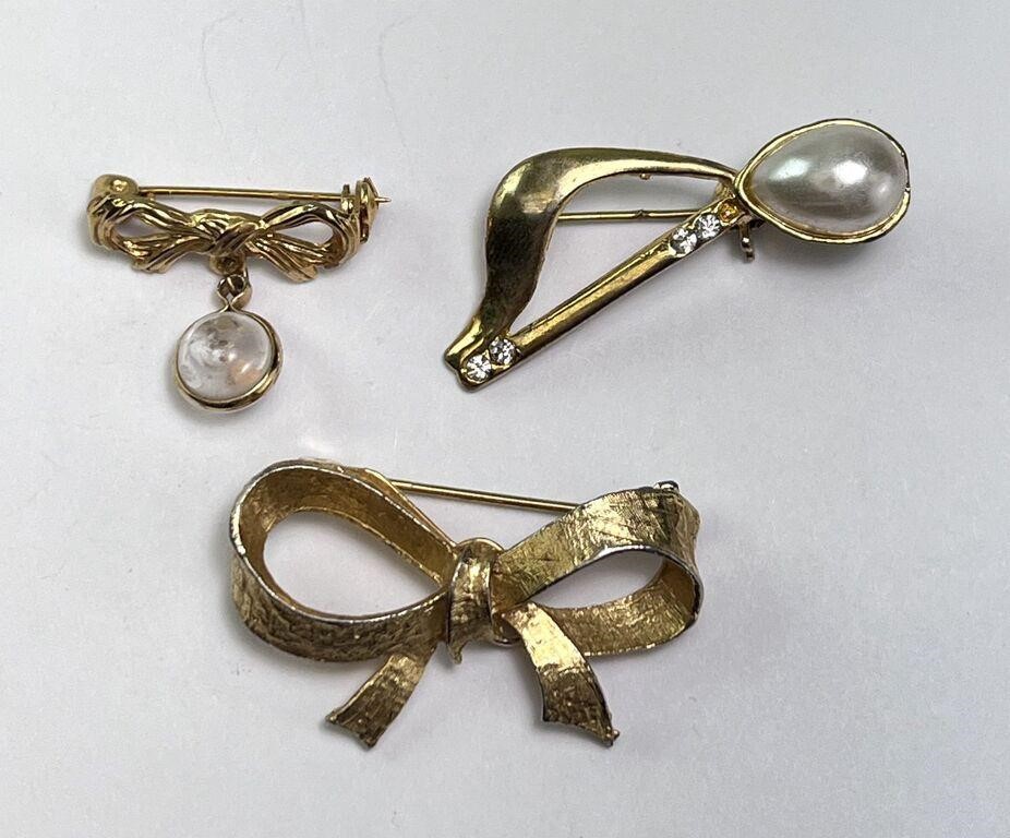 Goldtone Bow Brooches